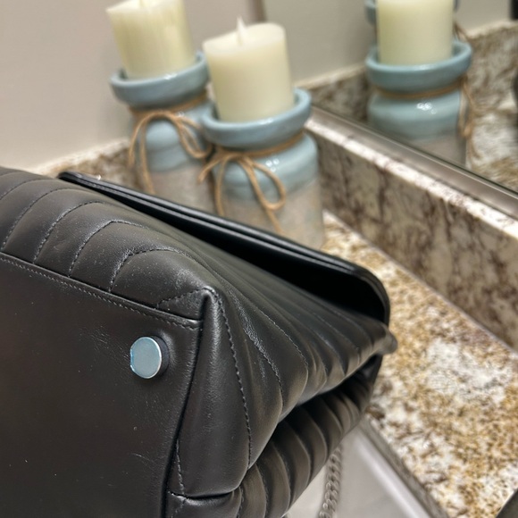 Yves Saint Laurent Black Quilted Lou Large Leather Chain And Leather StrappedBag - Picture 9 of 16